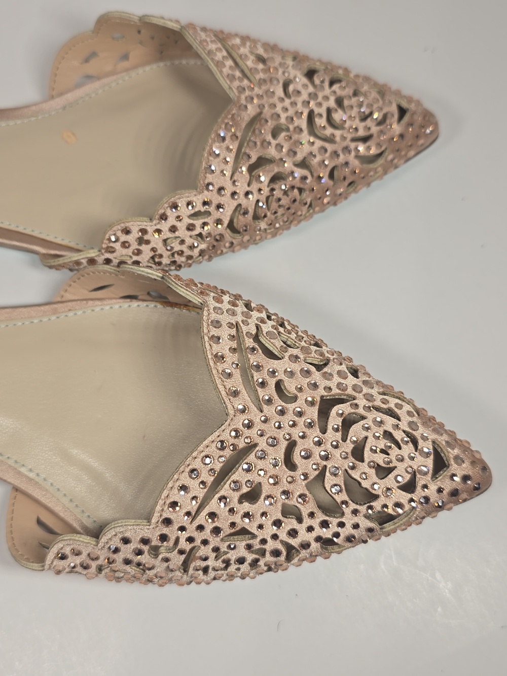 Betsey Johnson Pale Pink Laser-Cut Rhinestone Pointed Flats 6.5 - Picture 6 of 8